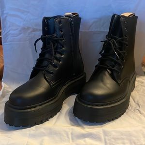 Size 9, like new Dr. Martens!